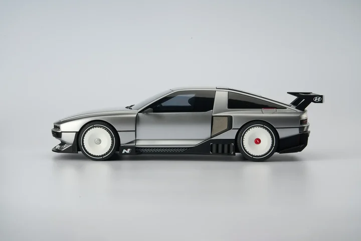 Hyundai N Vision 74와 Pony Coupe 모델 이미지 4